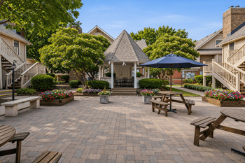 Grill & picnic area